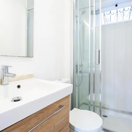 Perfect 1 Bdr Flat With Air Conditioner! Appartement