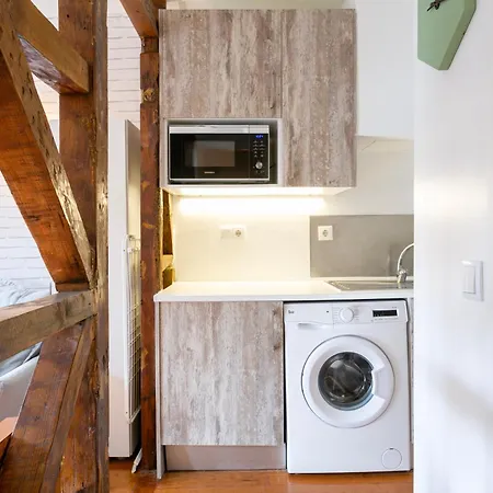 Perfect 1 Bdr Flat With Air Conditioner!